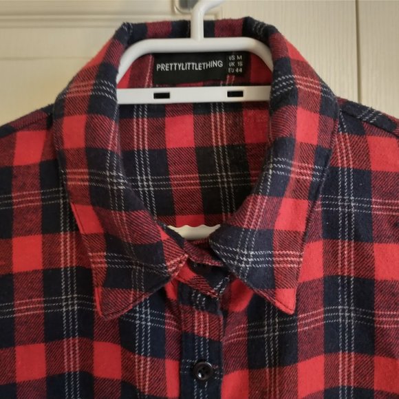 PRETTYLITTLETHING Red and Navy Plaid Soft Flannel Button Up Shirt - Picture 3 of 6
